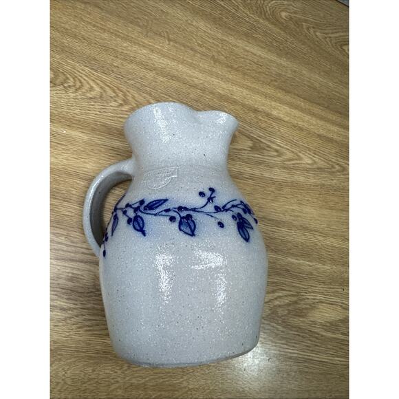 1992 Salmon Falls Salt Glaze Stoneware 2 Qt Pitcher – Blue Berry Vine – 7-3/8” - Picture 10 of 12